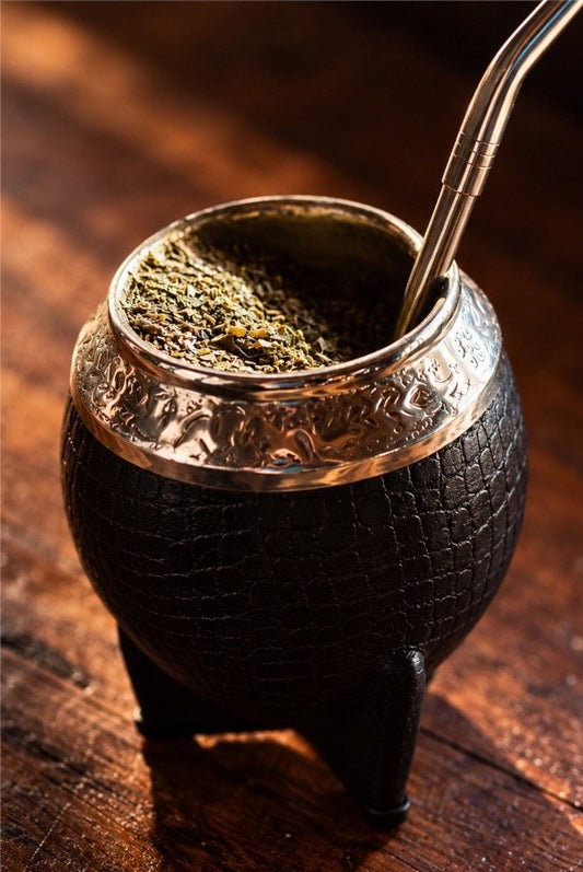 MATE TORPEDO CROCO CINCELADO NEGRO + BOMBILLA PICO LORO