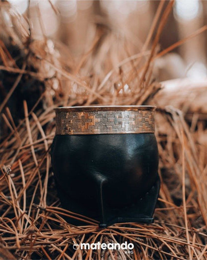MATE IMPERIAL PREMIUM LISO (GUARDA PAMPA) + BOMBILLA DE REGALO