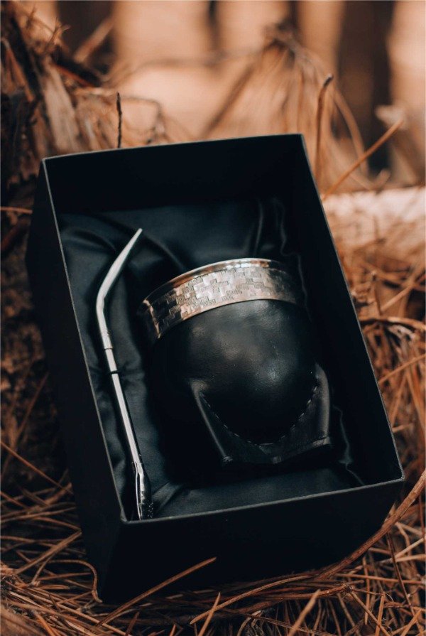MATE IMPERIAL PREMIUM LISO (GUARDA PAMPA) + BOMBILLA DE REGALO